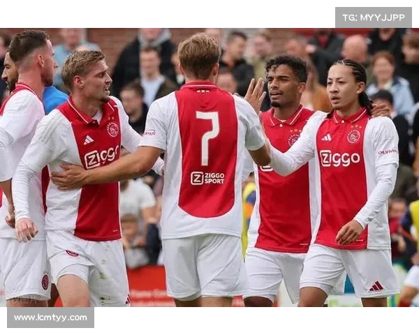 阿贾克斯正式签约日本国脚板仓滉 转会费达1250万欧元